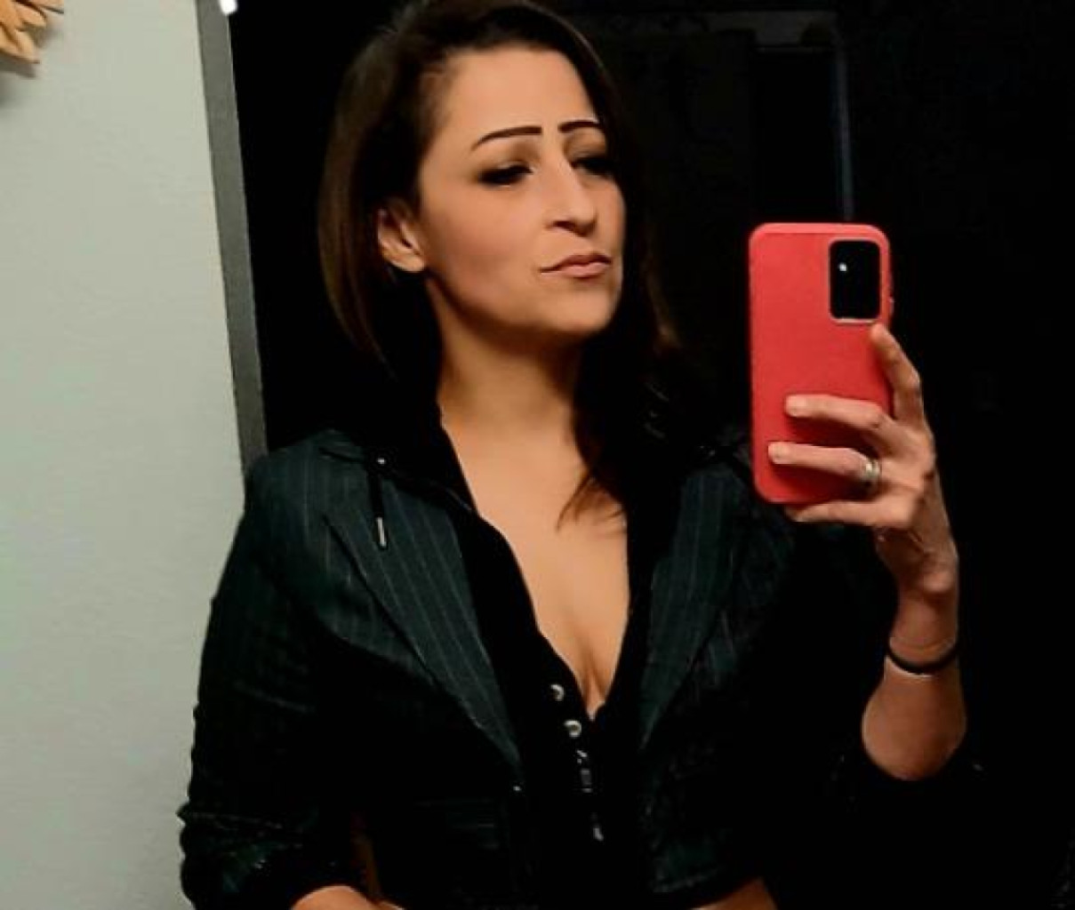 shes fine and shes pretty photo 1