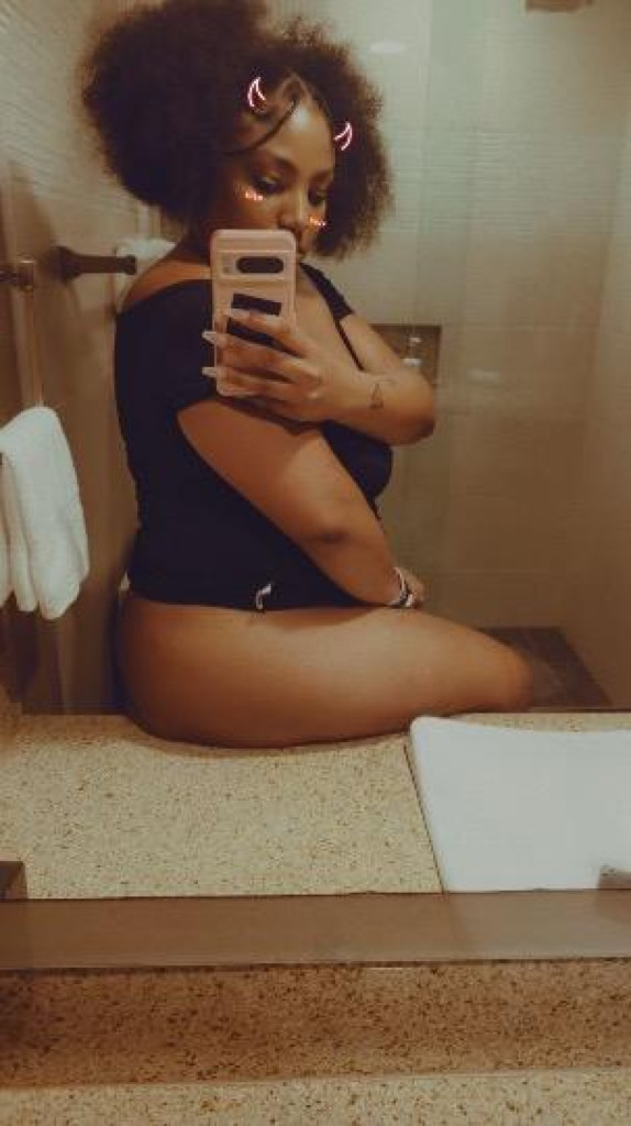 Leelee photo 1