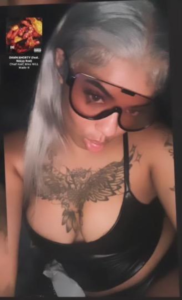 Honeyy photo 1