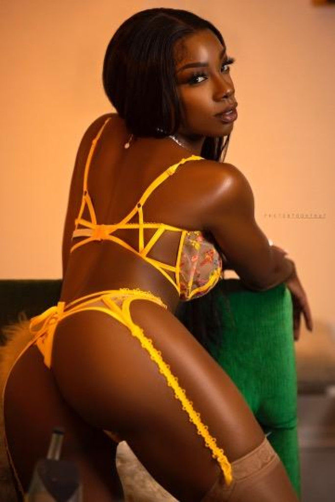 Kayla photo 1