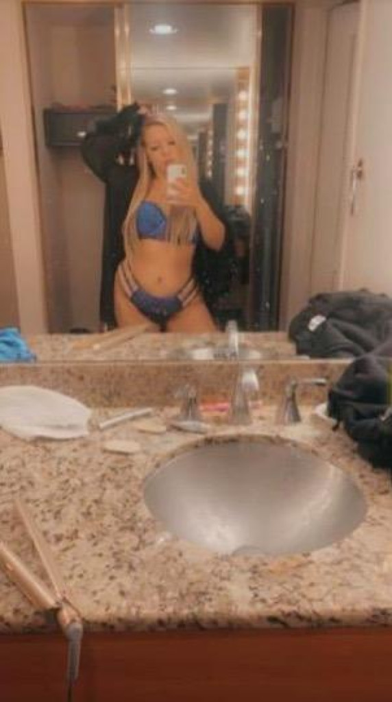 Lauren photo 1