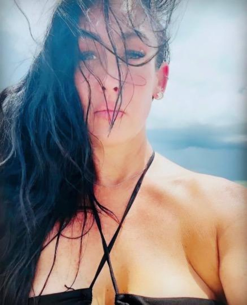 Chrissy photo 1