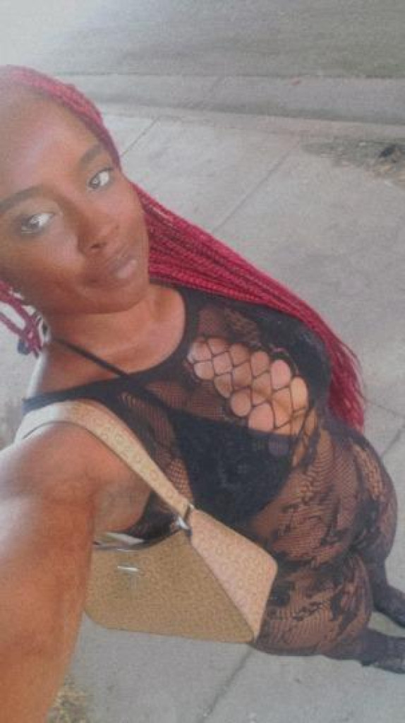 Mia photo 1