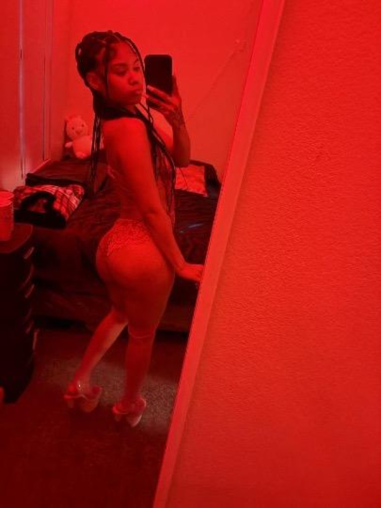 Yellow🫦 photo 1