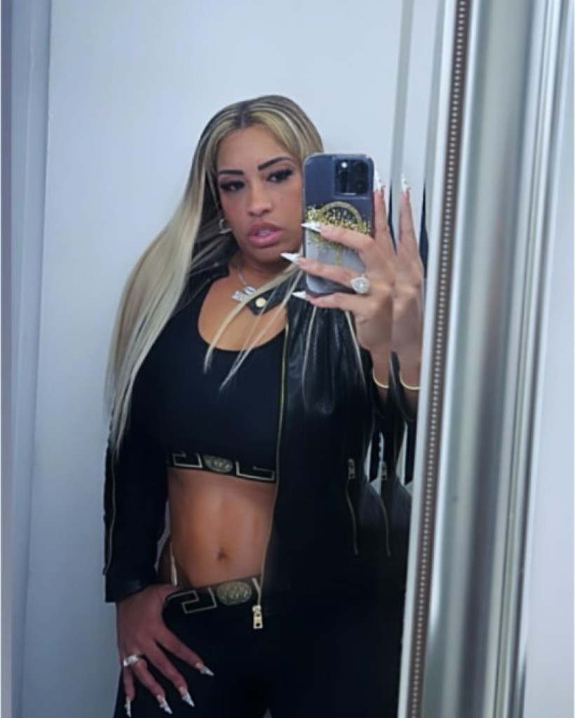 Bety sexy latina photo 1
