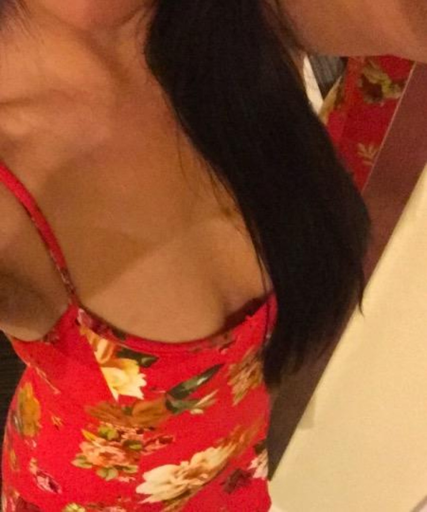 MILF Asian photo 1