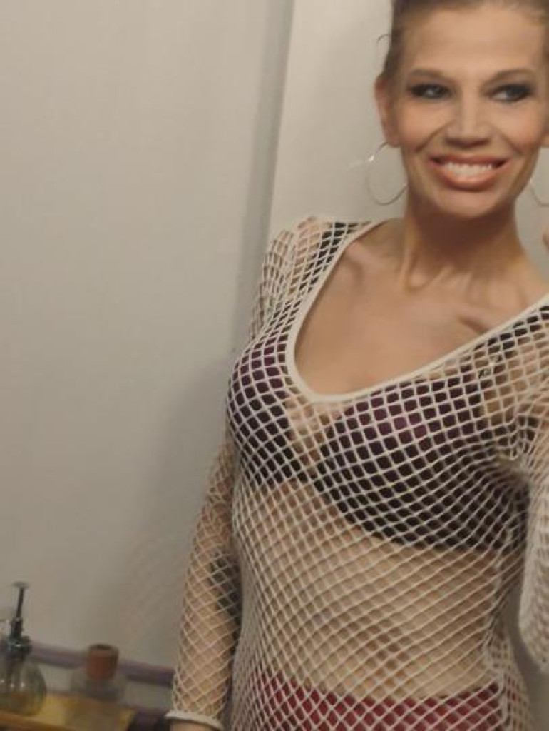 Luscious photo 1