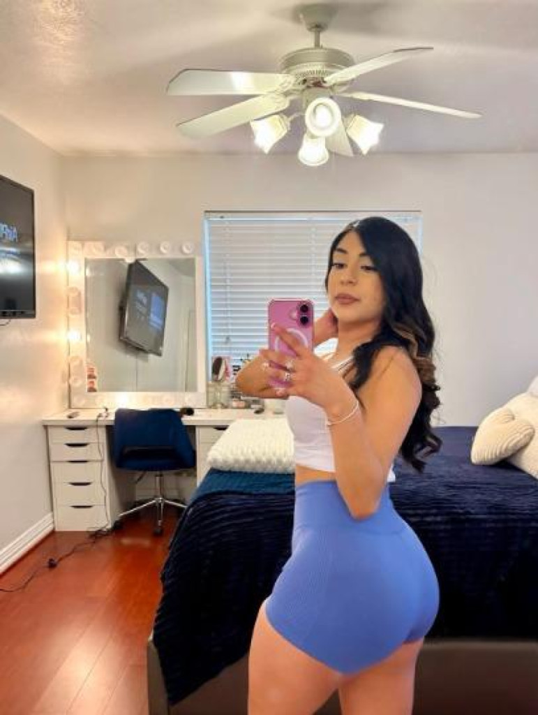 💕Curvy Latina Baddiee 🍑🍆💋Wet Hot Mouth 😜👅💦💦 photo 1