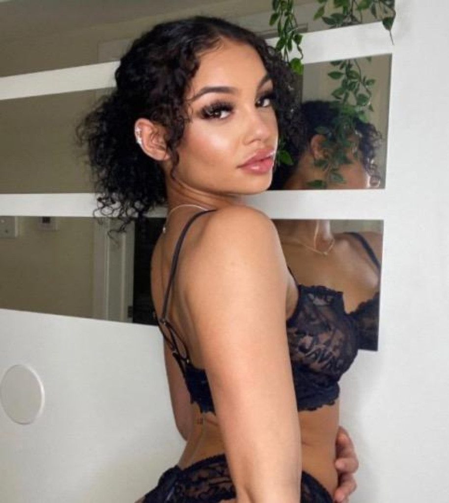 the perfect party girl photo 1