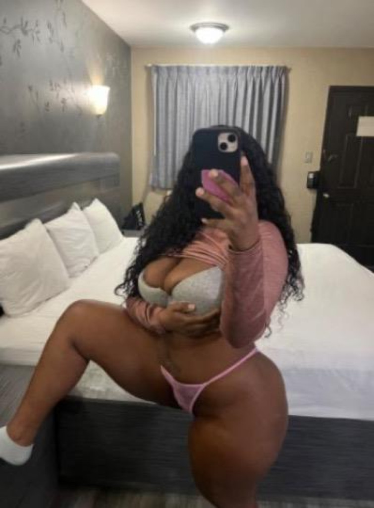 Thick, fun and ready 💦 photo 1