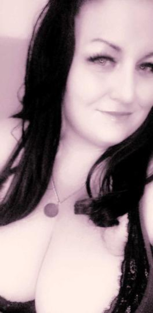 Carlee photo 1