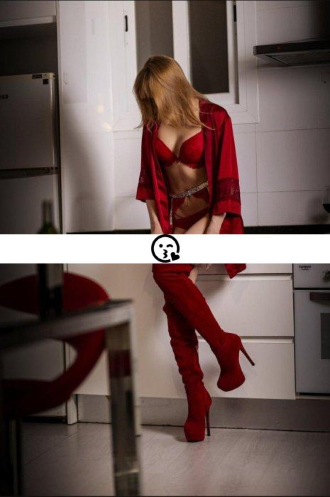 Adela photo 1