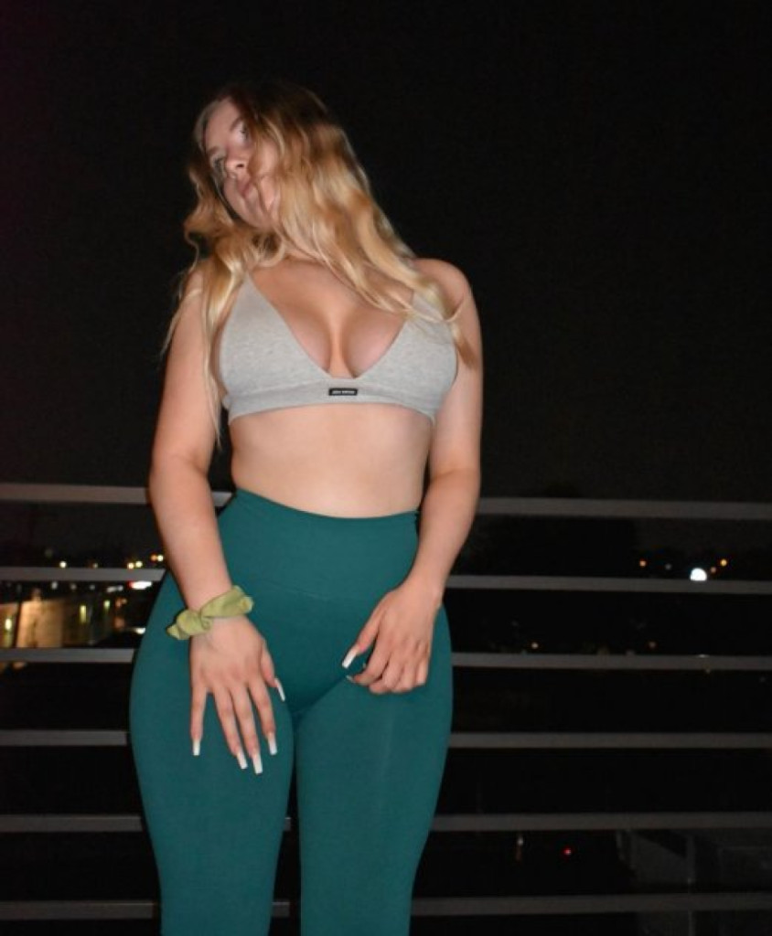 Emma💦🍑 photo 1
