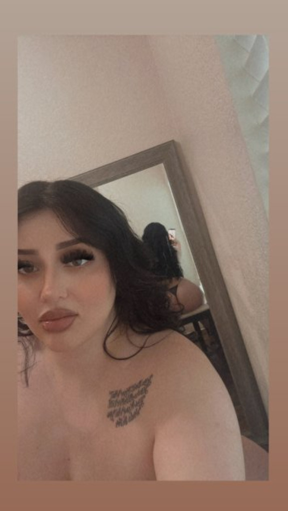 Scarlett photo 1