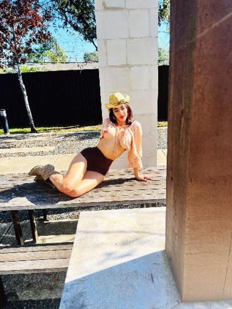 Alexa photo 1