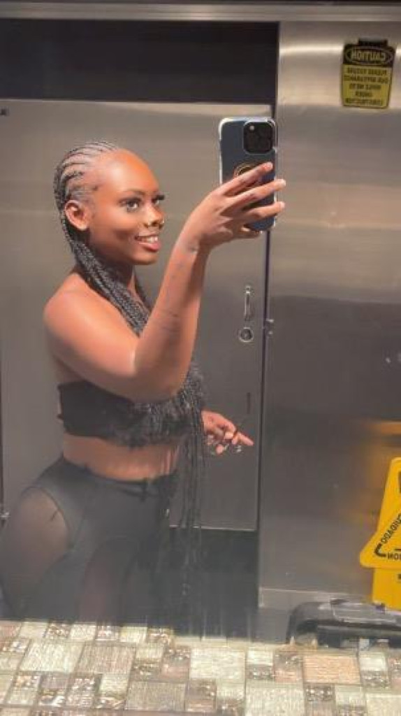 sexy chocolate kinky slim thick baddie photo 1
