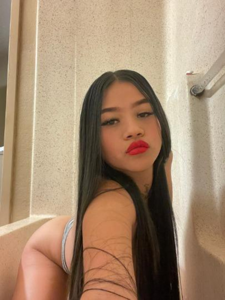 Natalie photo 1