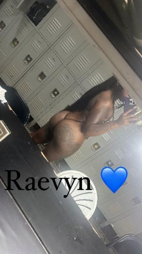 Raevyn photo 1