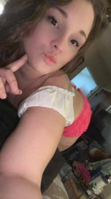 NO MEET UPS. FACETIME AND CONTENT ONLY. BACK N IM BETTER 😘😉 listing photo