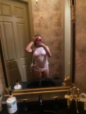 My name is Mami Chula or Chula for short lol... I'm 18 and I love to experience new things and please men or couples living out there fantasy listing photo