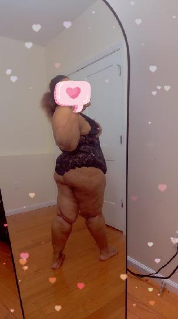 Honeyy photo 1