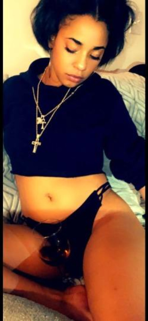 Mia photo 1