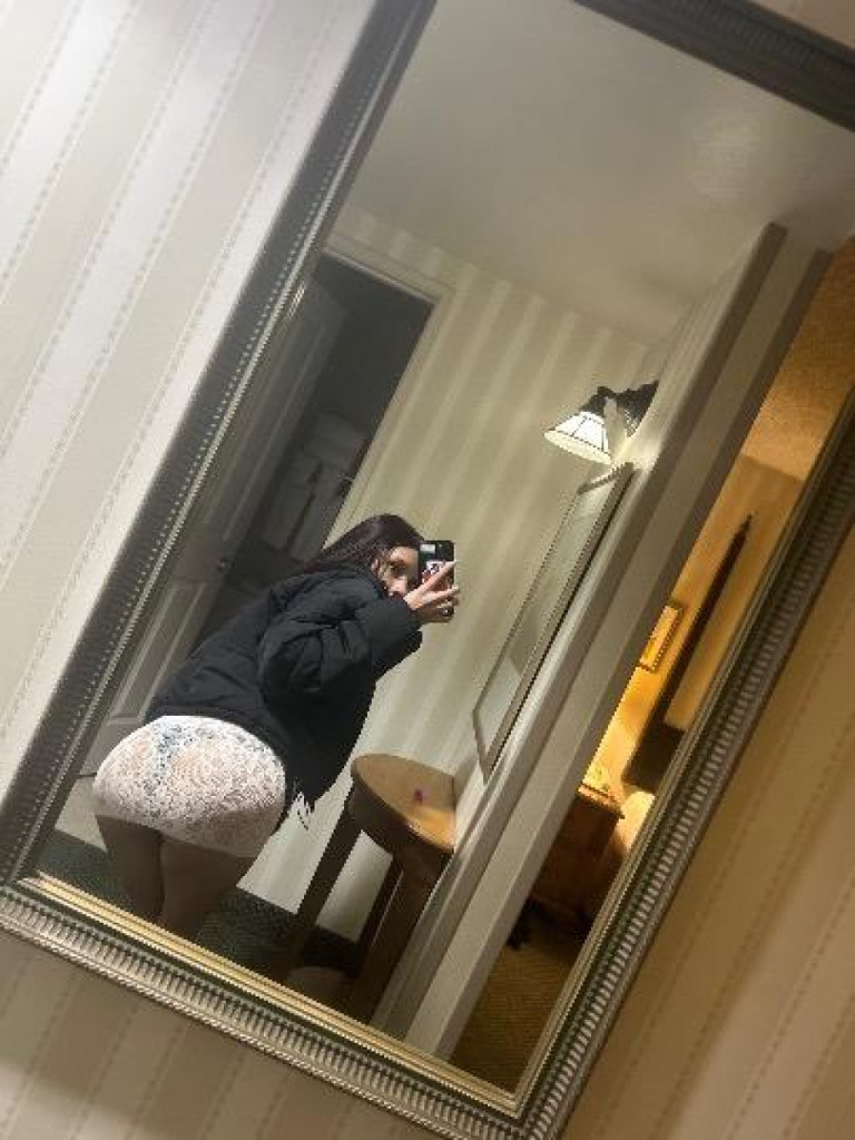 Come book with me💋 photo 1