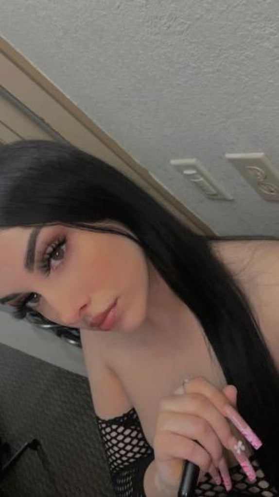 Kayla photo 1