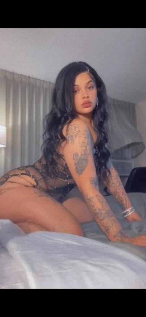 🍑💋Pretty Face w/a Slim Waist💋🍑 photo 1