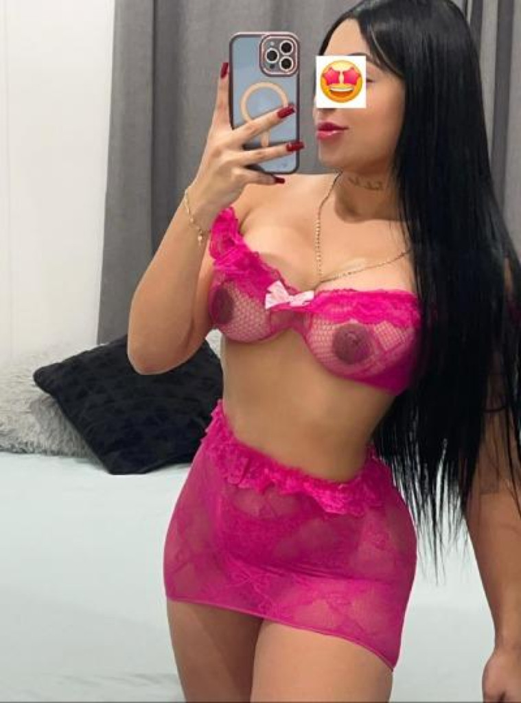 Pamela photo 1