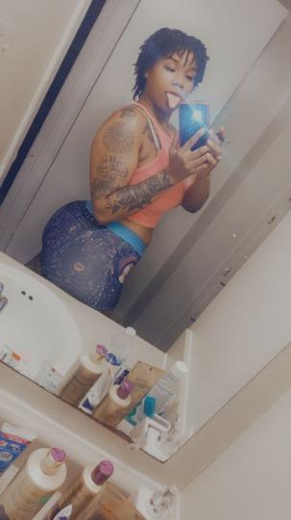 Juicyyy photo 1