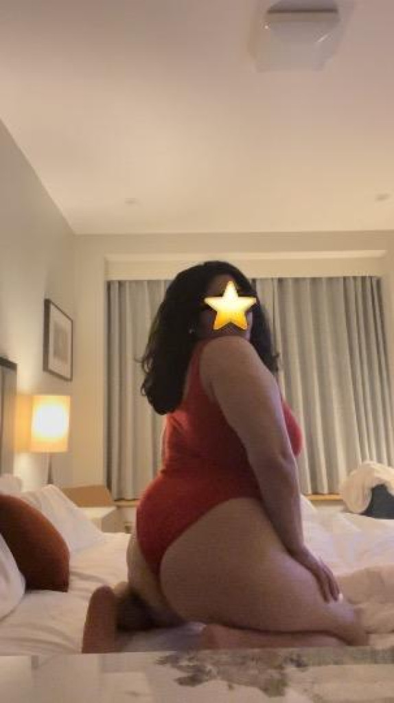 Nicole photo 1