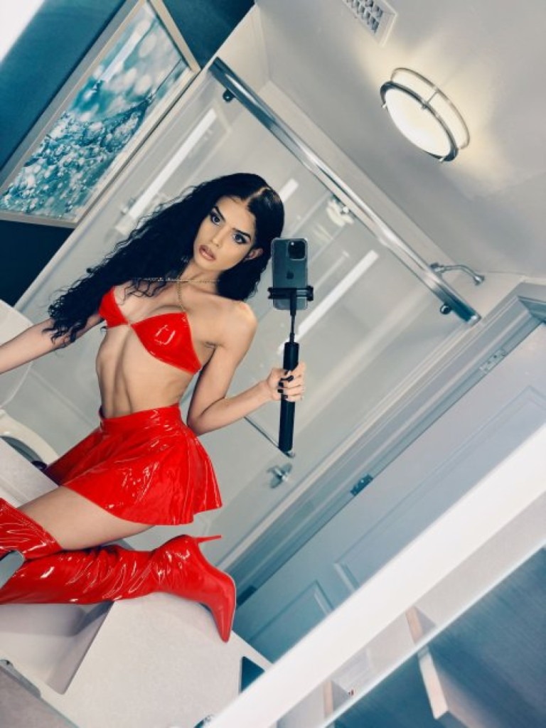 DaphneShagme photo 1