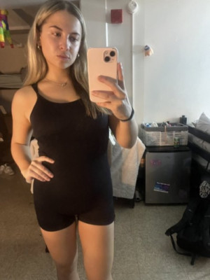 Laura Tele:@Laurababy1220 listing photo