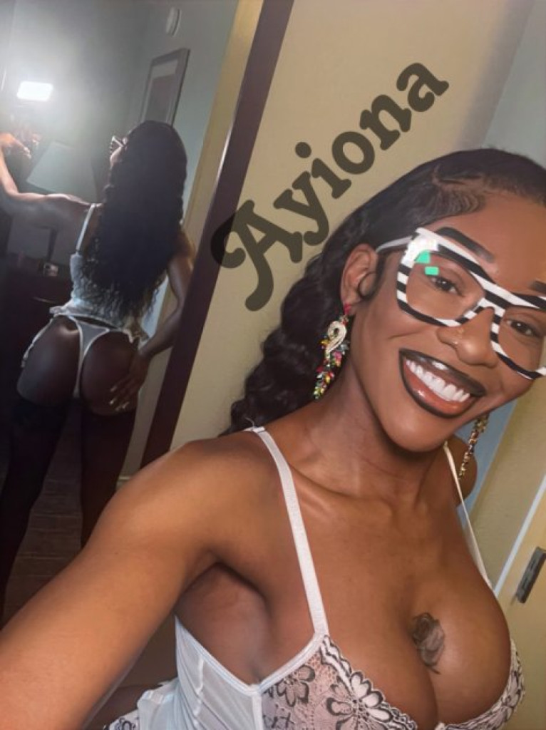 Ms. Ayiona Carti photo 1