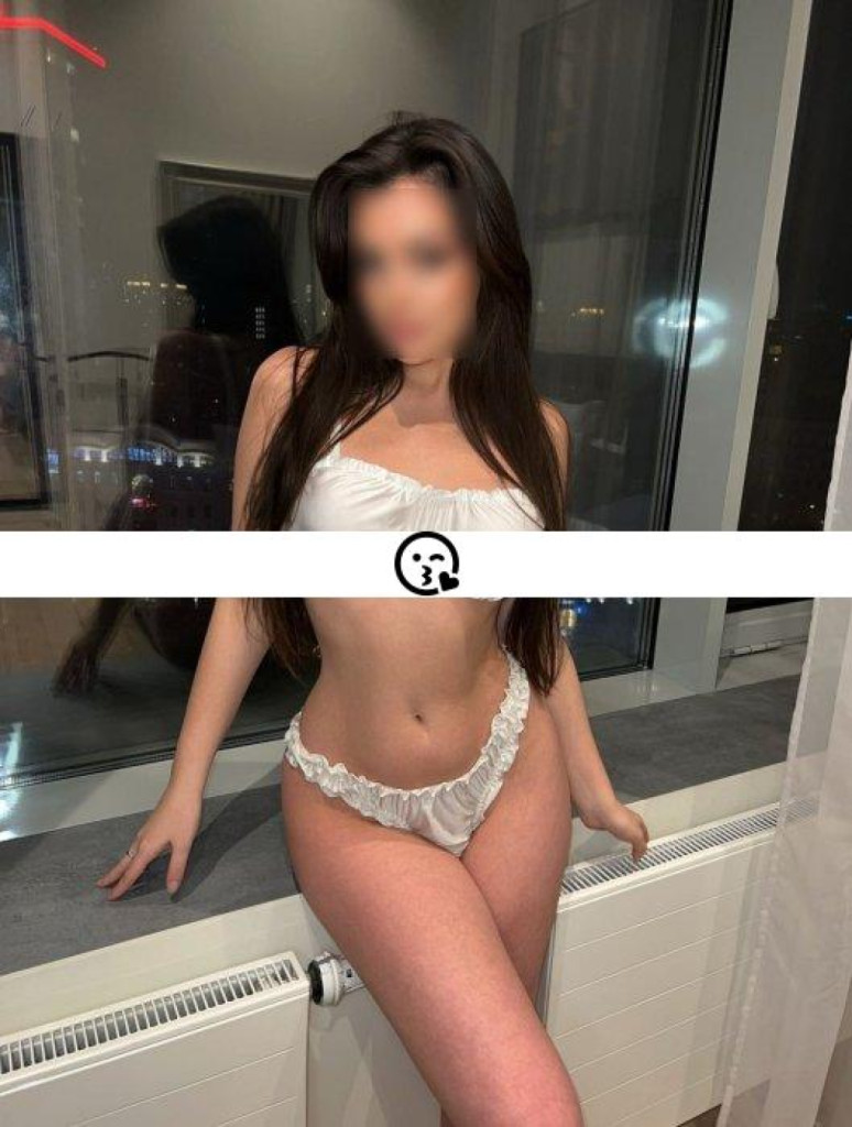 Melanie photo 1