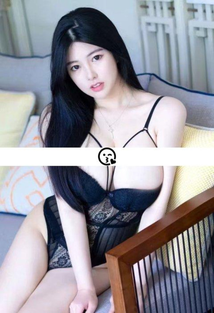 Ana Big Boobs photo 1