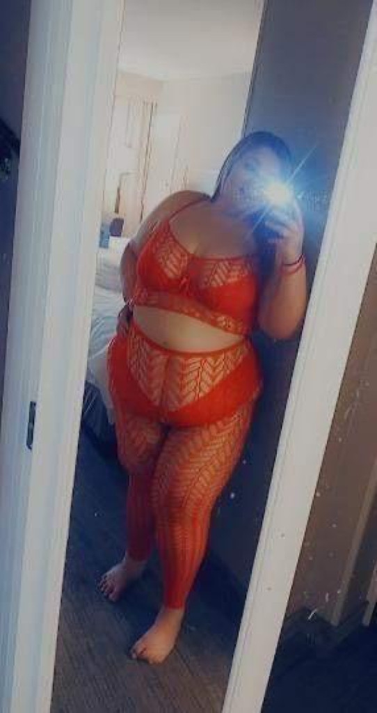 Pamela photo 1