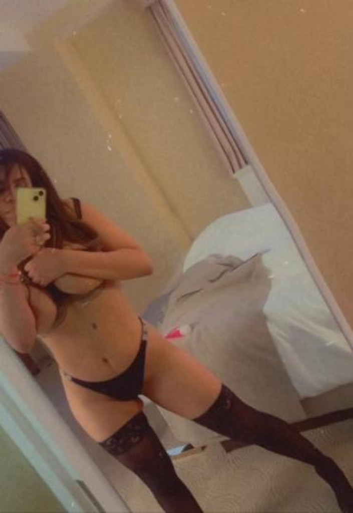 Latina photo 1