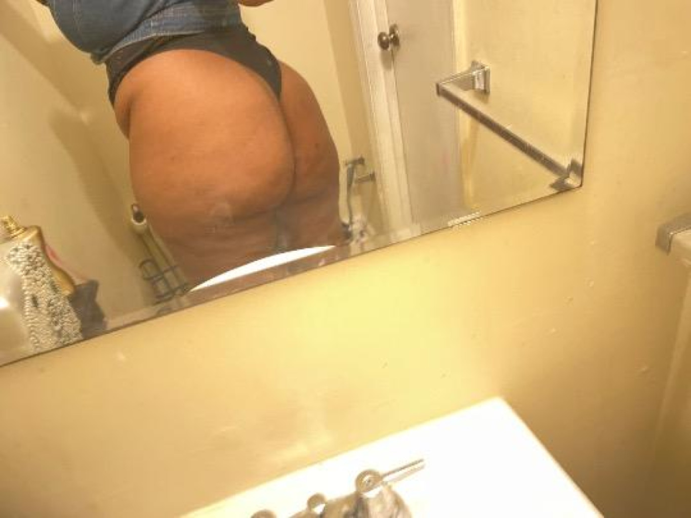 Peaches photo 1