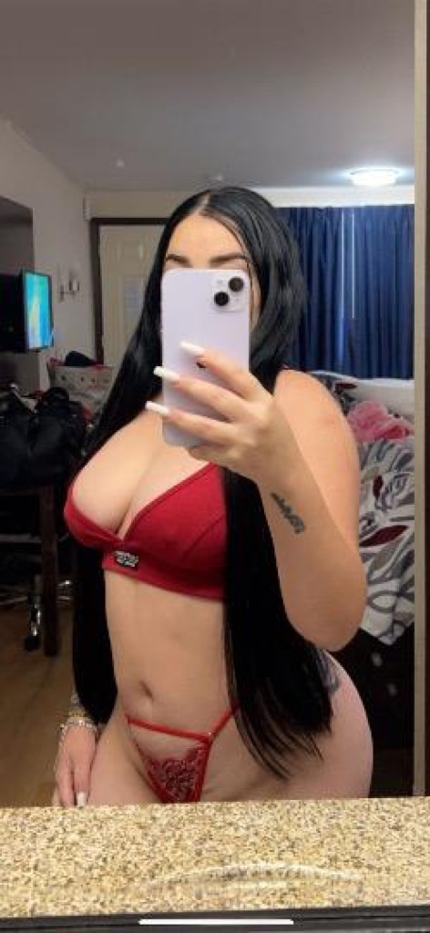 Yailin photo 1