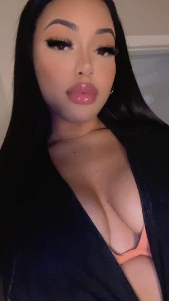 Carmella photo 1