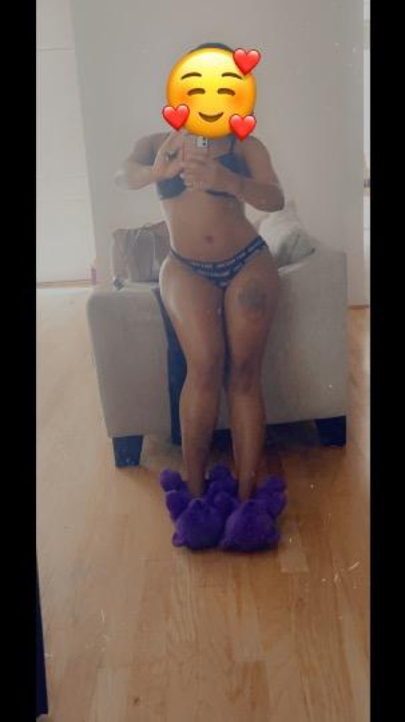 Amina photo 1