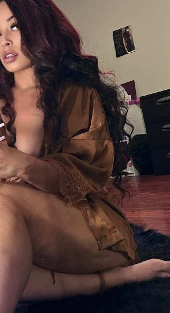 Naomi photo 1