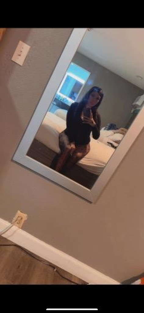 Mia photo 1