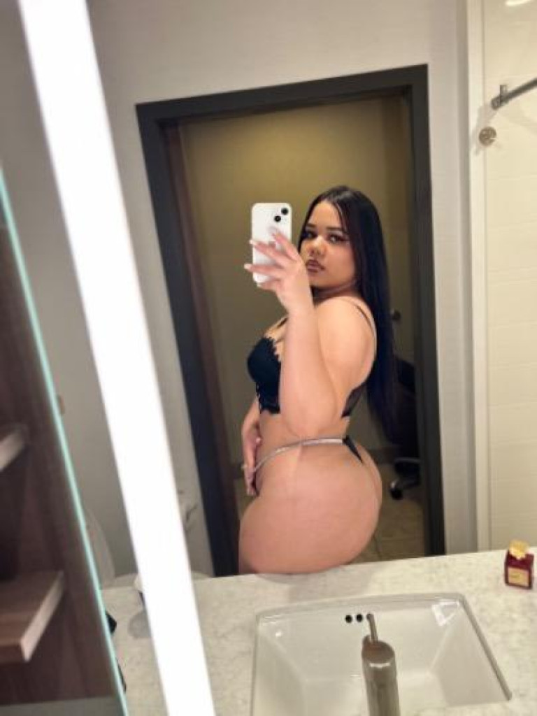 Mía photo 1