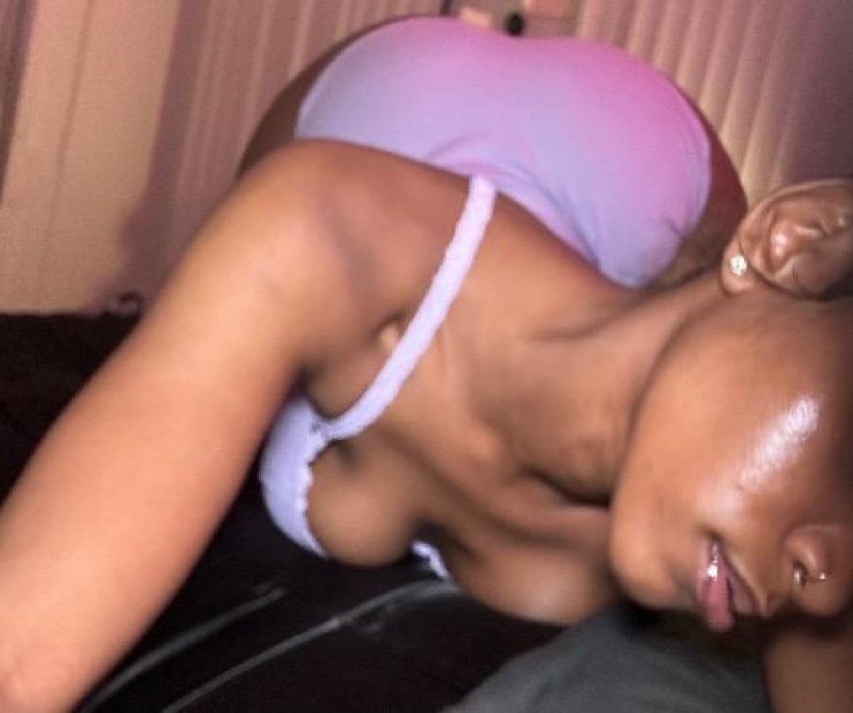 New Girl in Town Cum Play 🤫⭐ photo 1