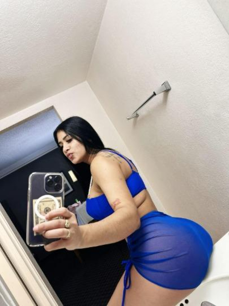 Mia photo 1