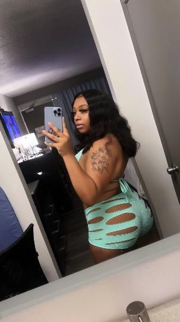Hey its lanae...I'm charming,sexy and crazy How bout you text me, i know how to have 💦freaking fun . photo 1