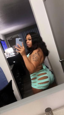 Hey its lanae...I'm charming,sexy and crazy How bout you text me, i know how to have 💦freaking fun . listing photo